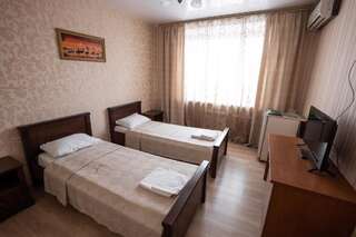 Гостиница Сокол Саратов Двухместный номер эконом-класса с 2 отдельными кроватями-1